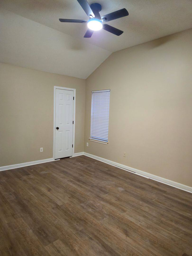 Townhouse for rent at 4142 Meadow Chase Cove, Memphis, TN 38115
