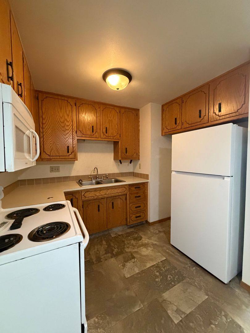 Apartment for rent at 944 E Elm St, Little Chute, WI 54140