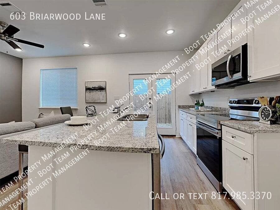 Apartment for rent at 603 Briarwood Lane, Fort Worth, TX 76140