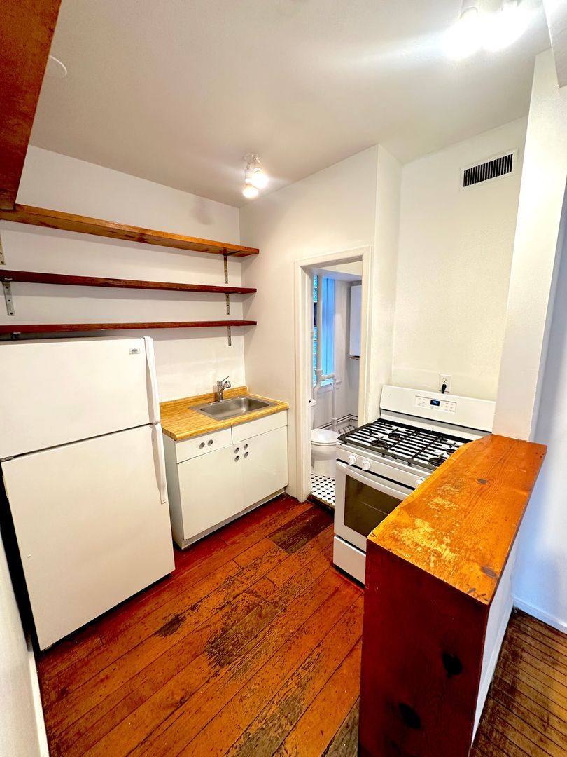 Apartment for rent at 1806 S Jefferson, Chicago, IL 60616