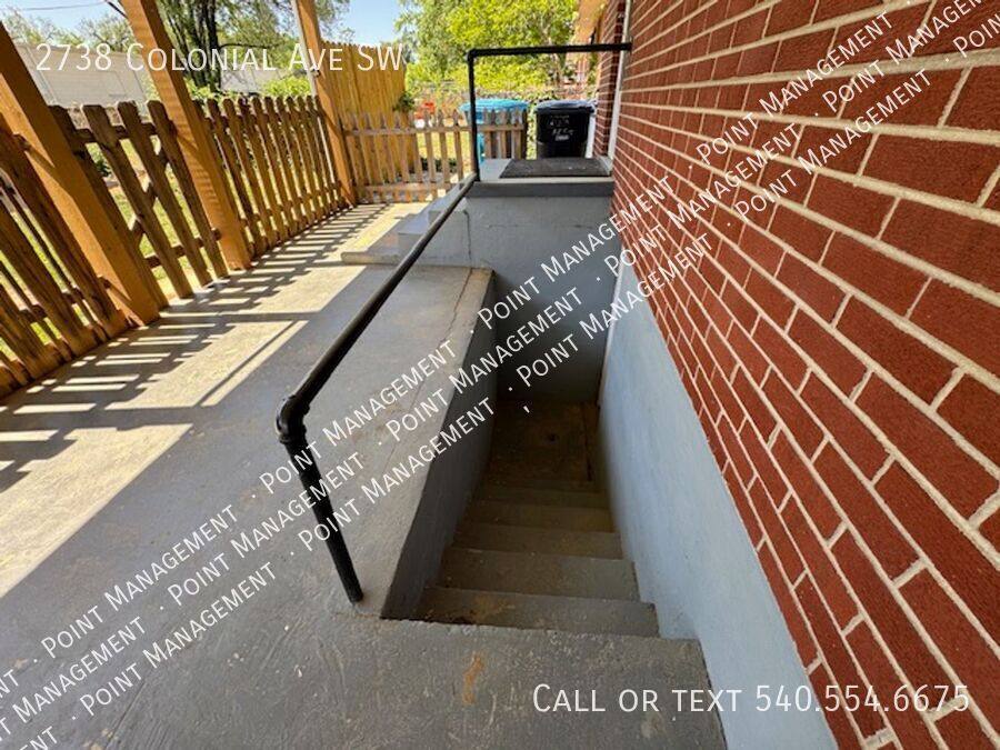 House for rent at 2738 Colonial Ave SW, Roanoke, VA 24015