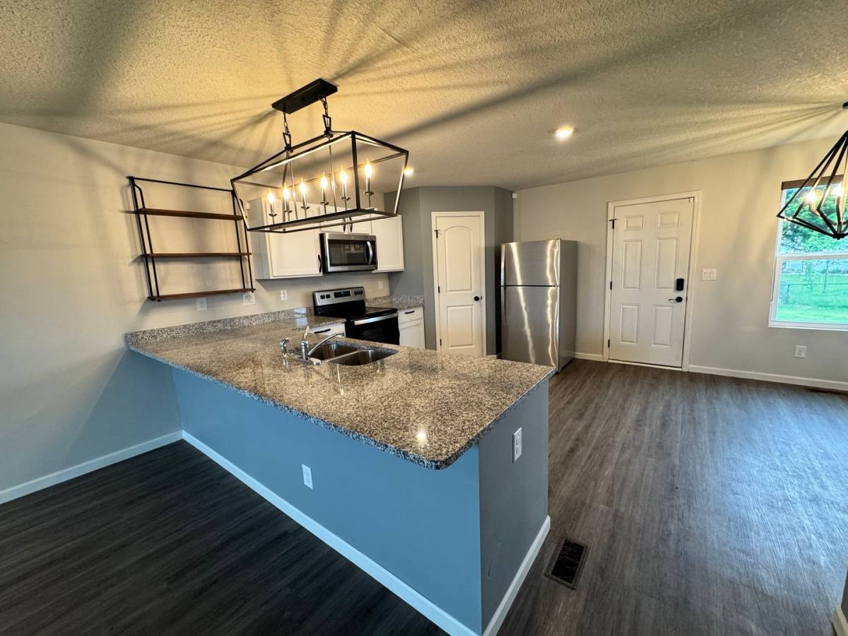House for rent at 1610 Westport Dr, Davenport, IA 52804