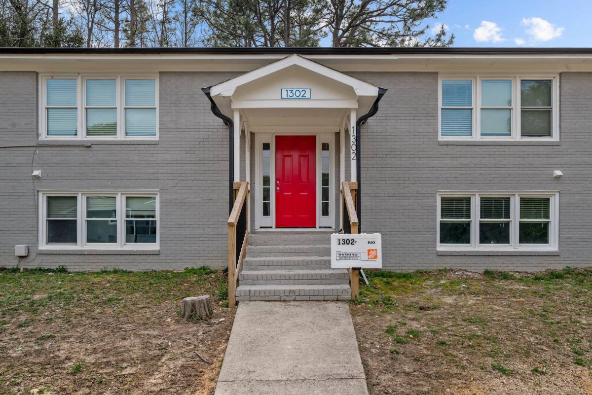 Apartment for rent at 1302-E King St, Spring Lake, NC 28390