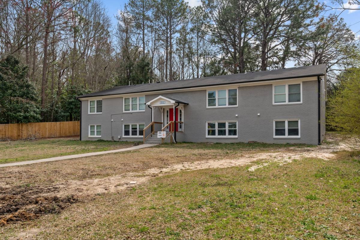 Apartment for rent at 1302-E King St, Spring Lake, NC 28390