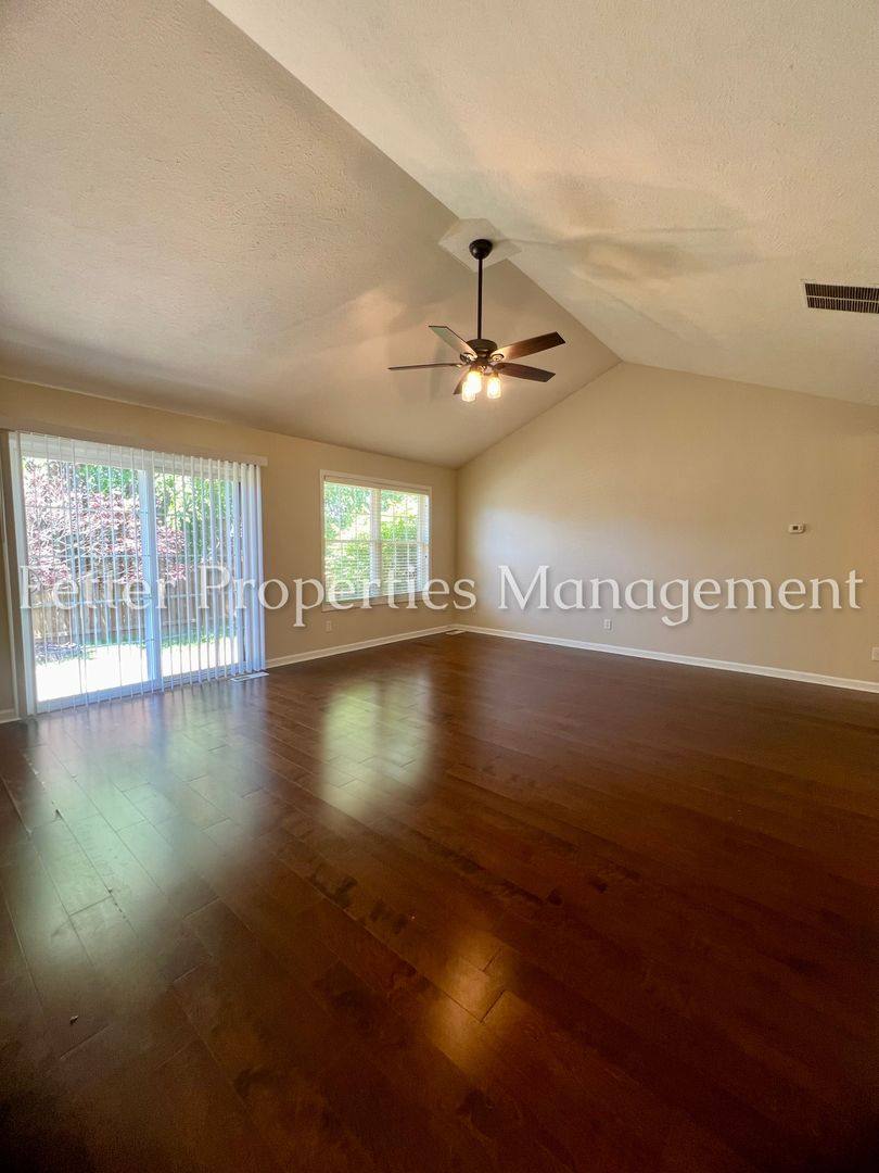 House for rent at 4595 Miranda Dr, Newburgh, IN 47630