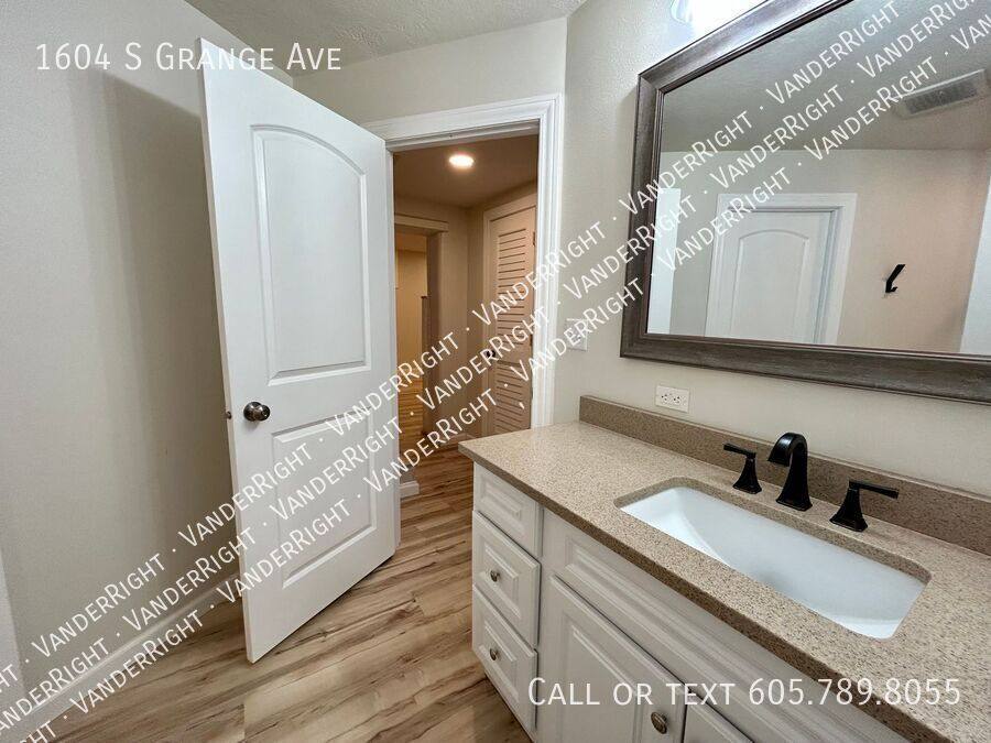House for rent at 1604 S Grange Ave, Sioux Falls, SD 57105