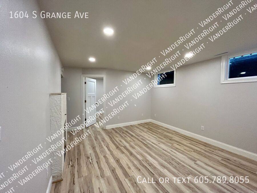 House for rent at 1604 S Grange Ave, Sioux Falls, SD 57105