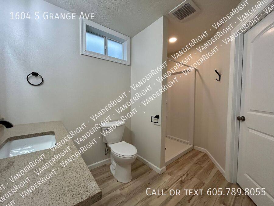 House for rent at 1604 S Grange Ave, Sioux Falls, SD 57105