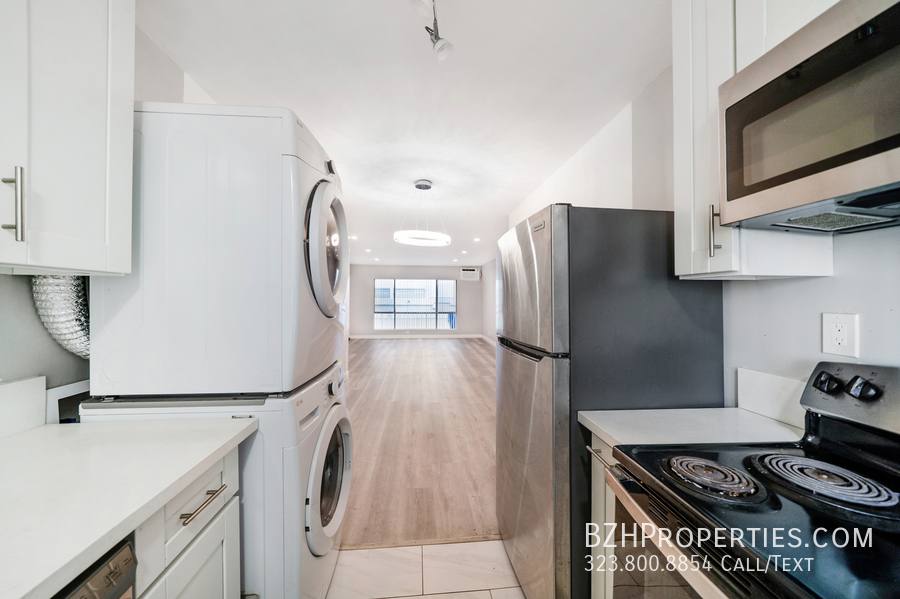 Apartment for rent at 326 S Serrano Ave #4B, Los Angeles, CA 90020