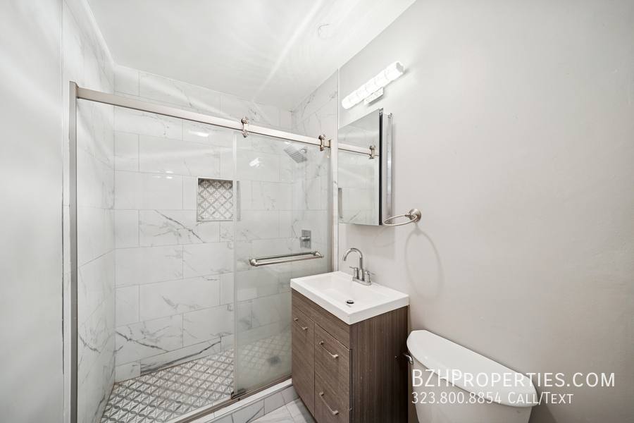 Apartment for rent at 326 S Serrano Ave #4B, Los Angeles, CA 90020