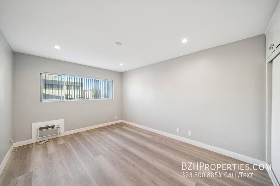 Apartment for rent at 326 S Serrano Ave #4B, Los Angeles, CA 90020