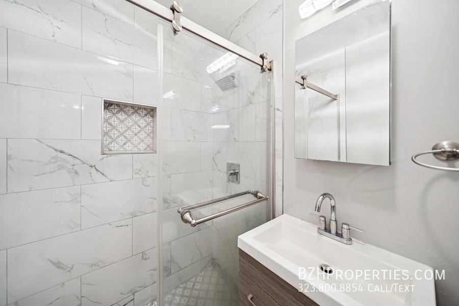Apartment for rent at 326 S Serrano Ave #4B, Los Angeles, CA 90020