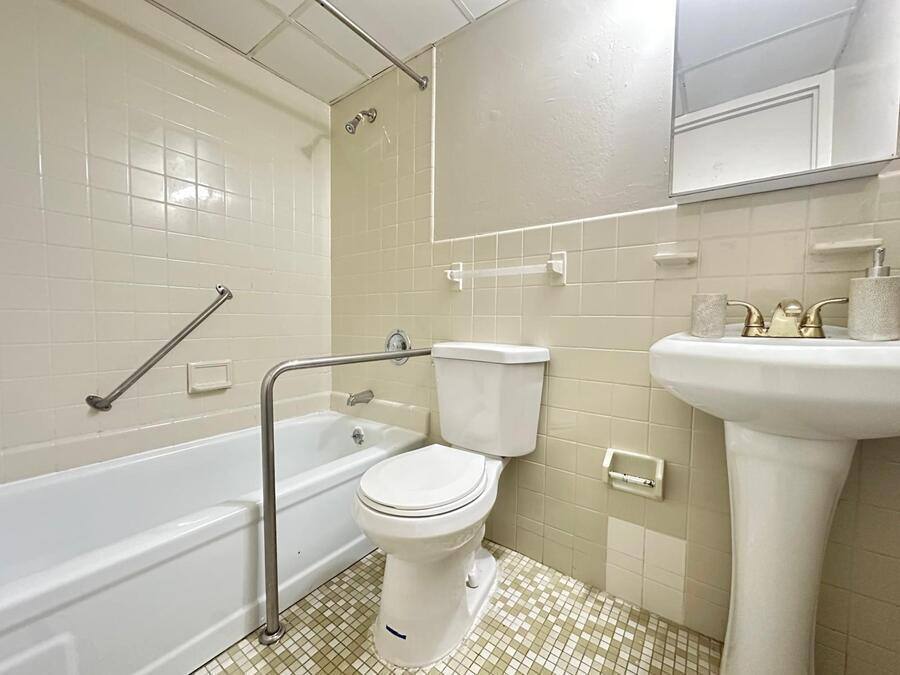 Apartment for rent at 489 W State St #602, Trenton, NJ 08618