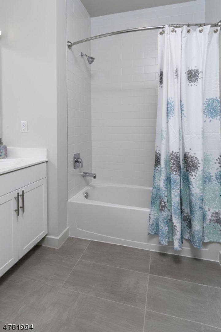 Apartment for rent at 411 N Ave W, Westfield, NJ 07090
