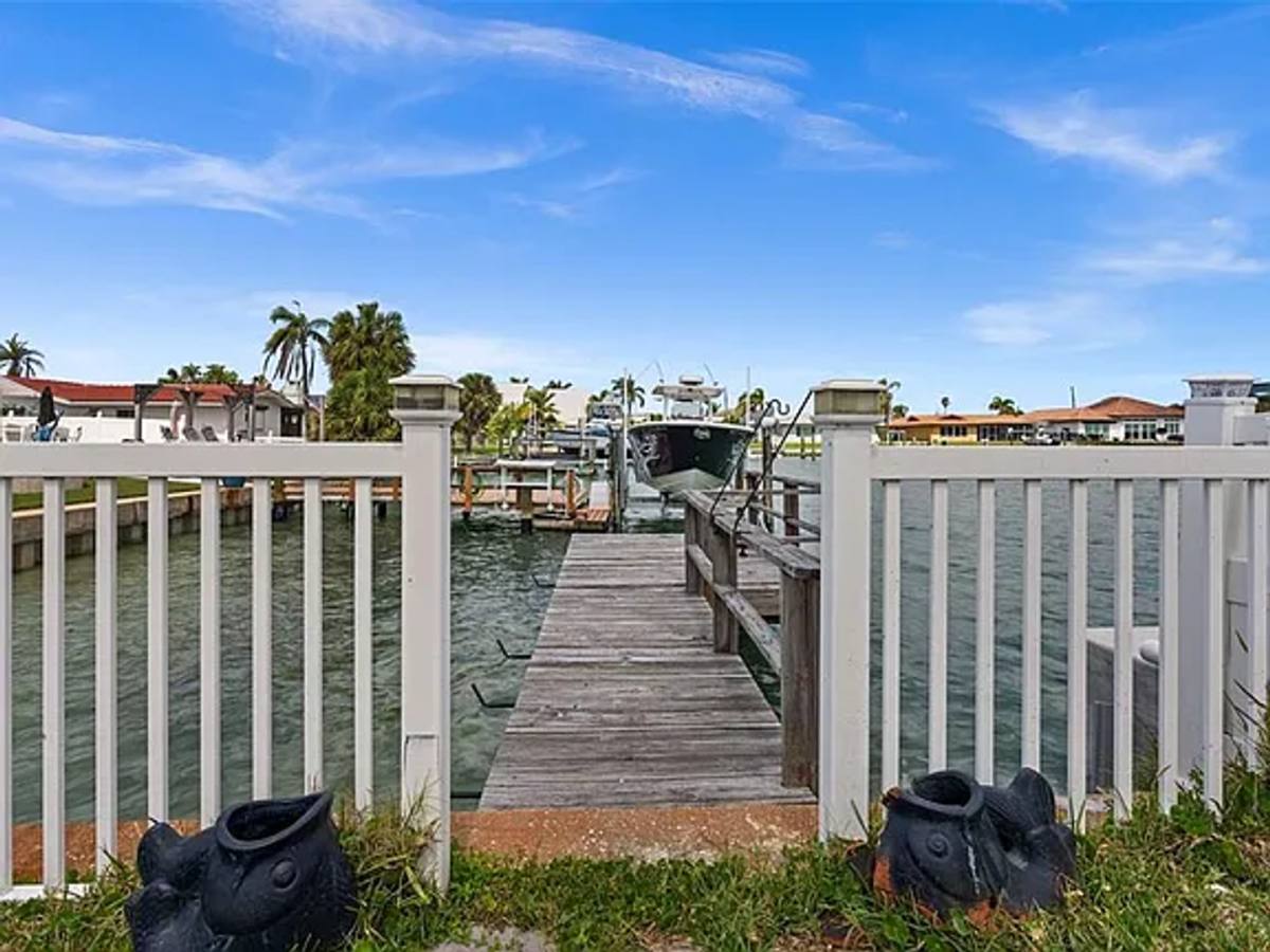 House for rent at 710 116th Ave, Saint Petersburg, FL 33706