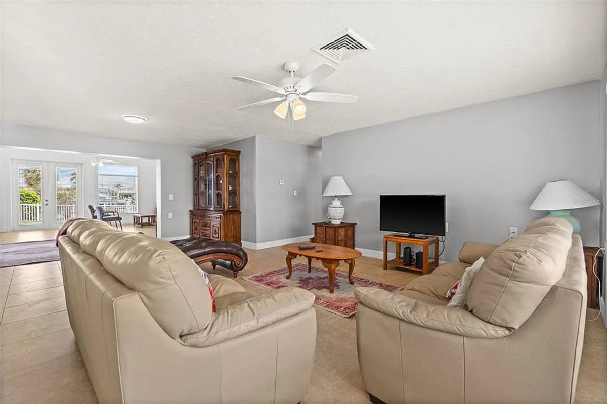 House for rent at 710 116th Ave, Saint Petersburg, FL 33706