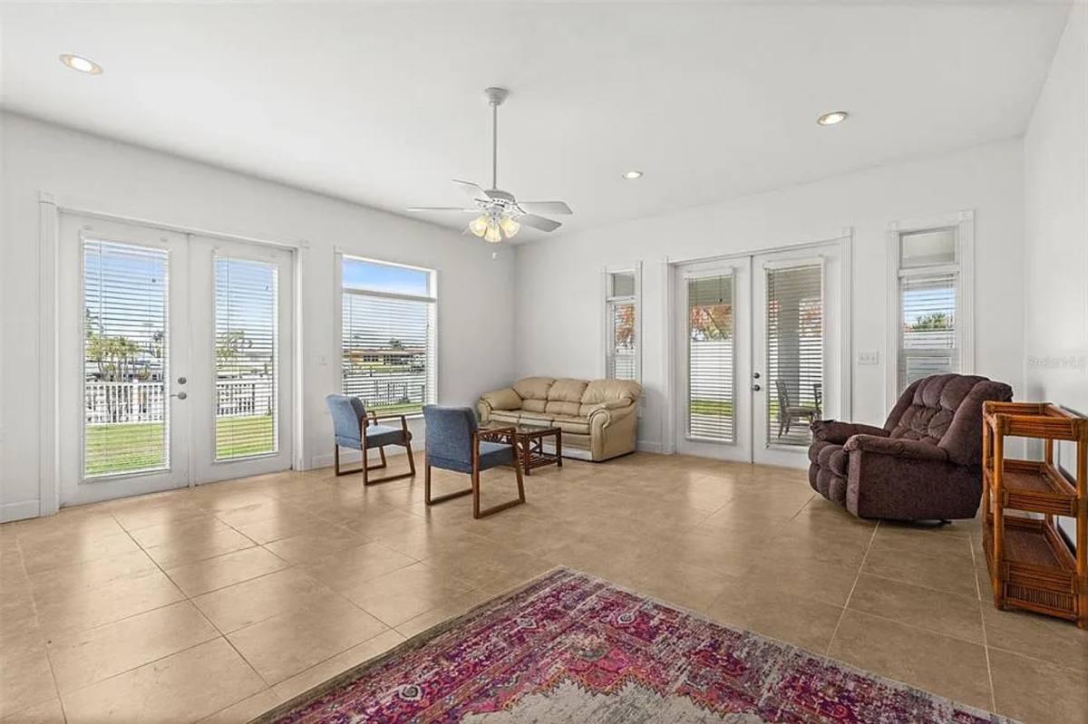 House for rent at 710 116th Ave, Saint Petersburg, FL 33706