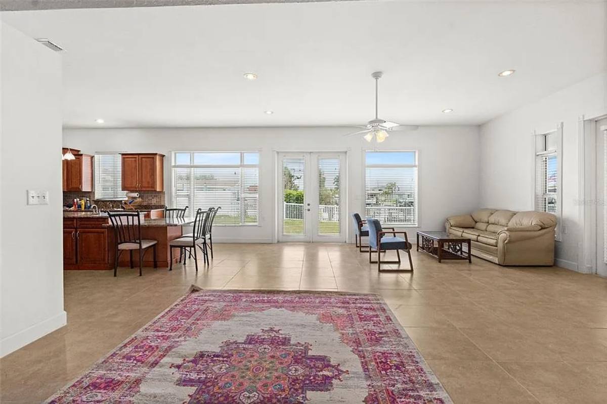 House for rent at 710 116th Ave, Saint Petersburg, FL 33706