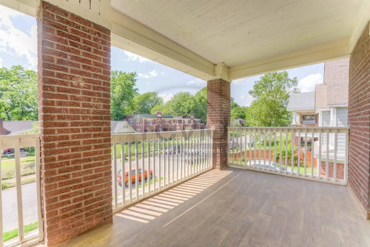 Apartment for rent at 806 Maury St, Memphis, TN 38107