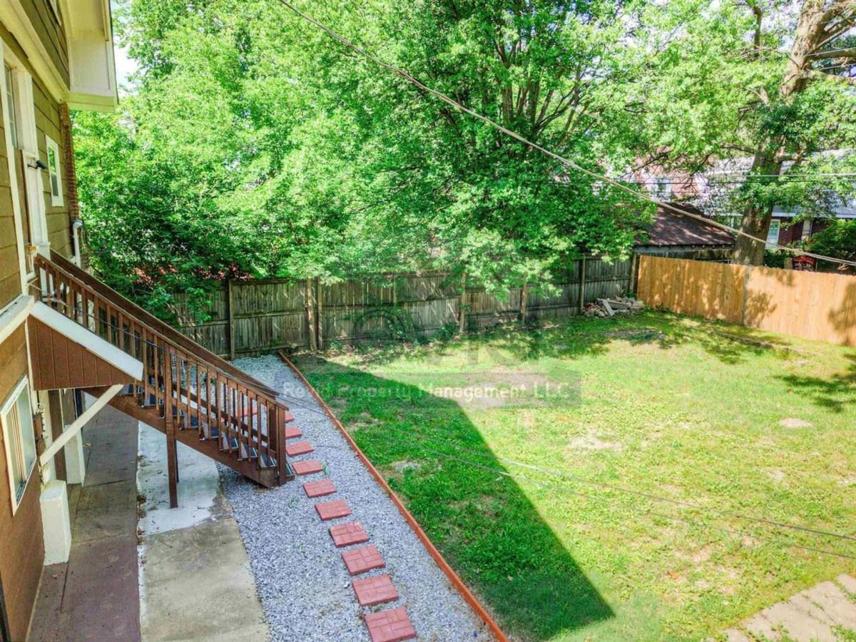 Apartment for rent at 806 Maury St, Memphis, TN 38107