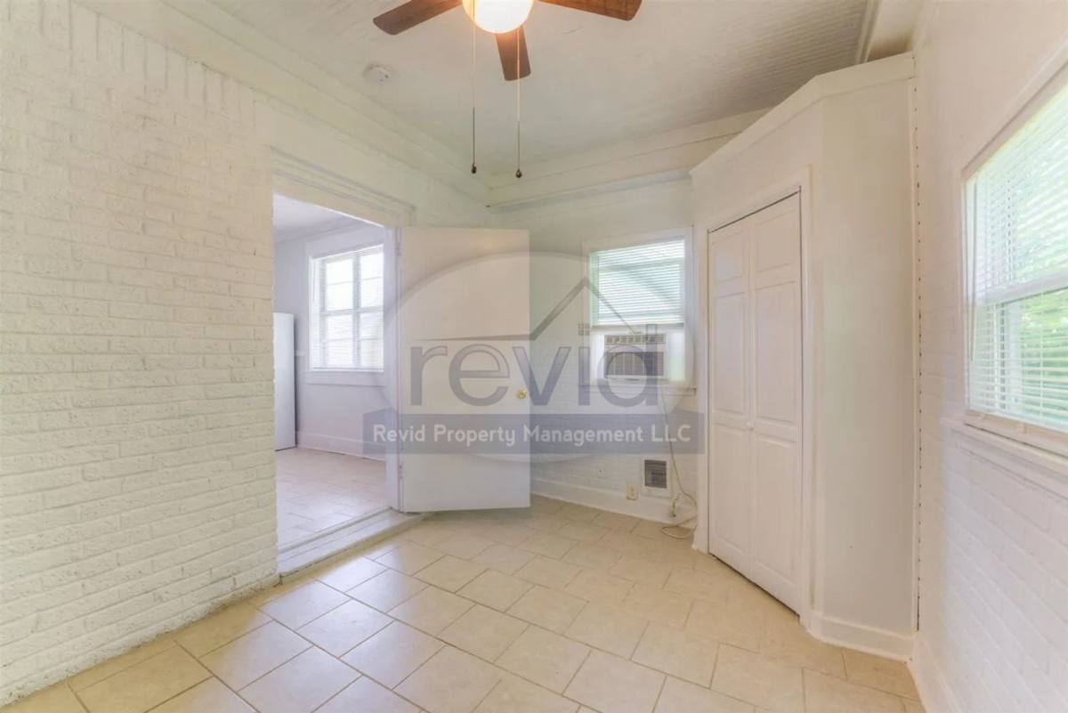 Apartment for rent at 806 Maury St, Memphis, TN 38107