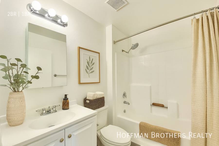 Apartment for rent at 5011 Monte Vista St #307, Los Angeles, CA 90042
