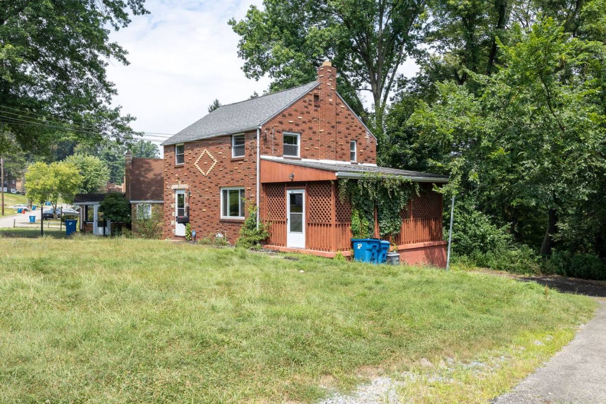 House for rent at 9717 Glendale Rd, Pittsburgh, PA 15235