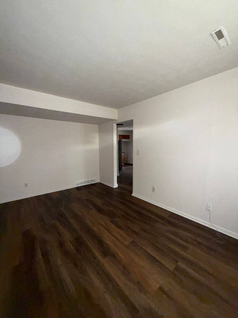 Apartment for rent at 4844 Taylor St, Omaha, NE 68104