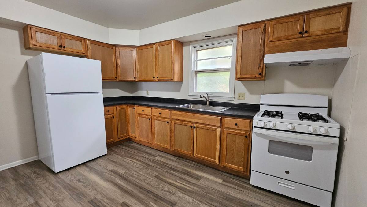 Apartment for rent at 4844 Taylor St, Omaha, NE 68104