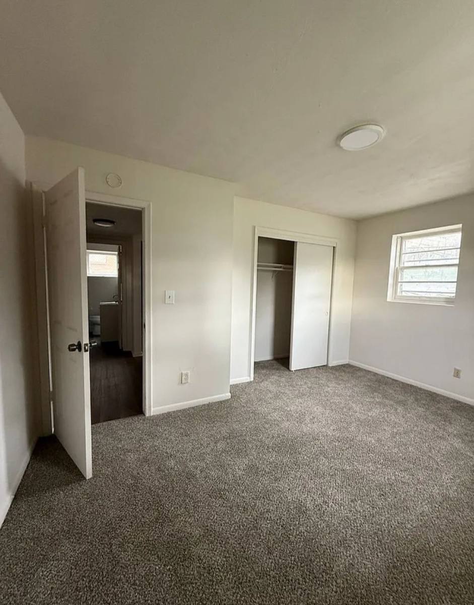 Apartment for rent at 4844 Taylor St, Omaha, NE 68104