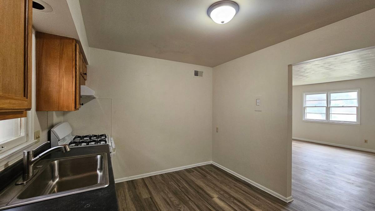 Apartment for rent at 4844 Taylor St, Omaha, NE 68104