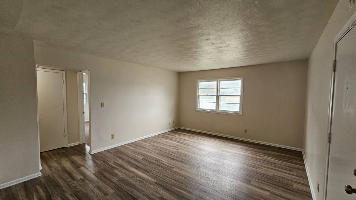 Apartment for rent at 4844 Taylor St, Omaha, NE 68104
