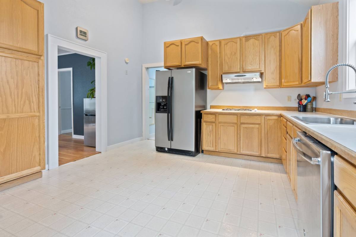 House for rent at 1242 8th St, Bremerton, WA 98337