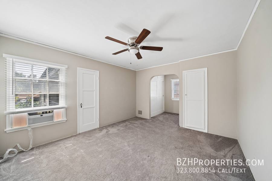 Apartment for rent at 1402 1 2 N Mansfield Ave, Los Angeles, CA 90028