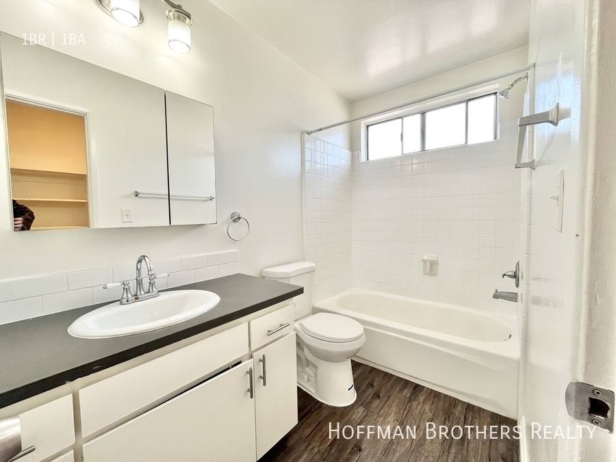 Apartment for rent at 140 N Hoover St #111, Los Angeles, CA 90004