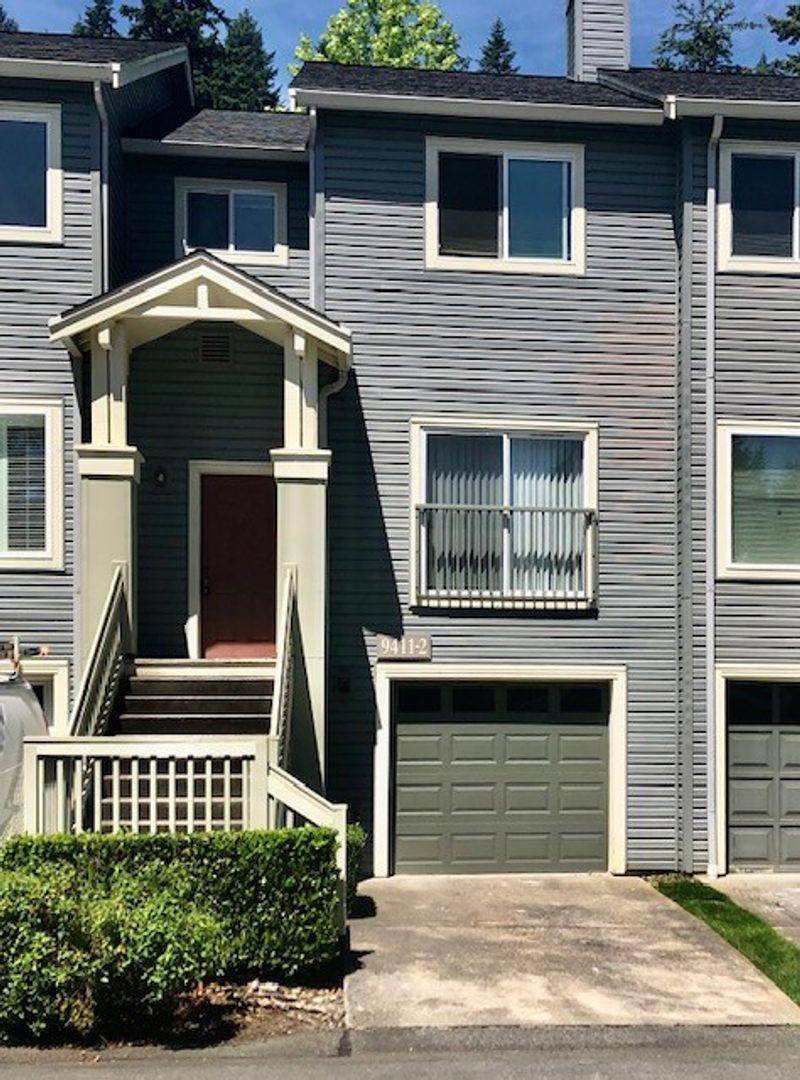 Townhouse for rent at 9411 177th Place NE, Redmond, WA 98052