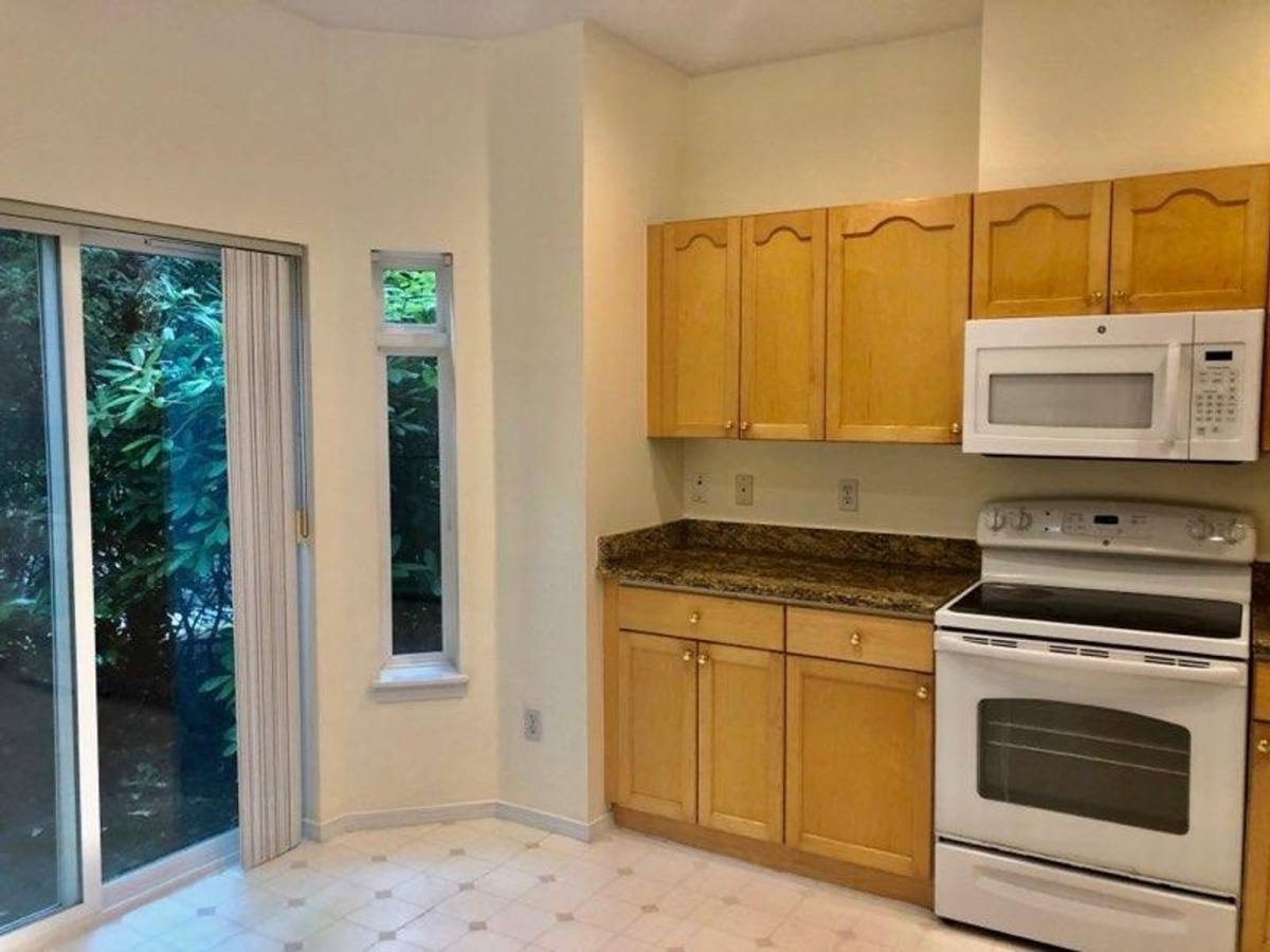 Townhouse for rent at 9411 177th Place NE, Redmond, WA 98052