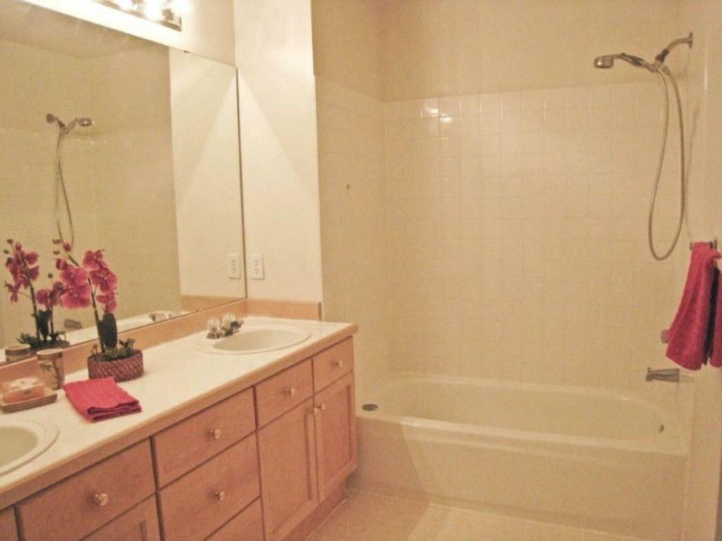 Townhouse for rent at 9411 177th Place NE, Redmond, WA 98052