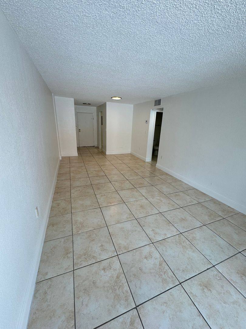 Apartment for rent at 1805 Sans Souci Blvd #116, Miami, FL 33181