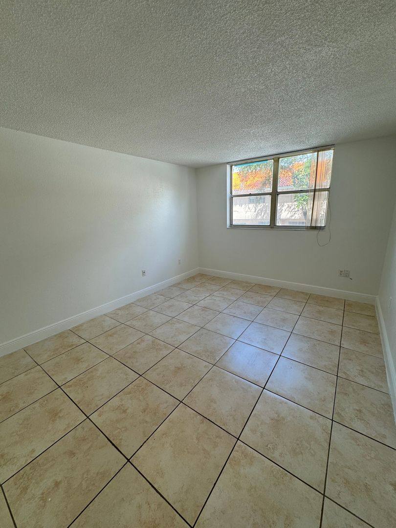 Apartment for rent at 1805 Sans Souci Blvd #116, Miami, FL 33181
