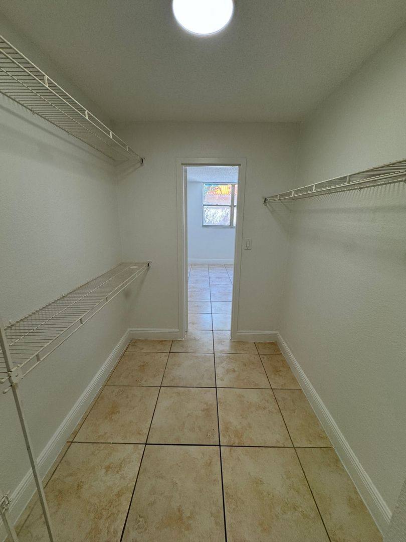 Apartment for rent at 1805 Sans Souci Blvd #116, Miami, FL 33181