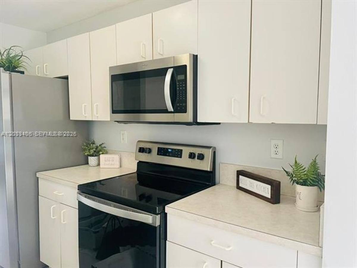 Townhouse for rent at 17079 NW 22nd St, Pembroke Pines, FL 33028
