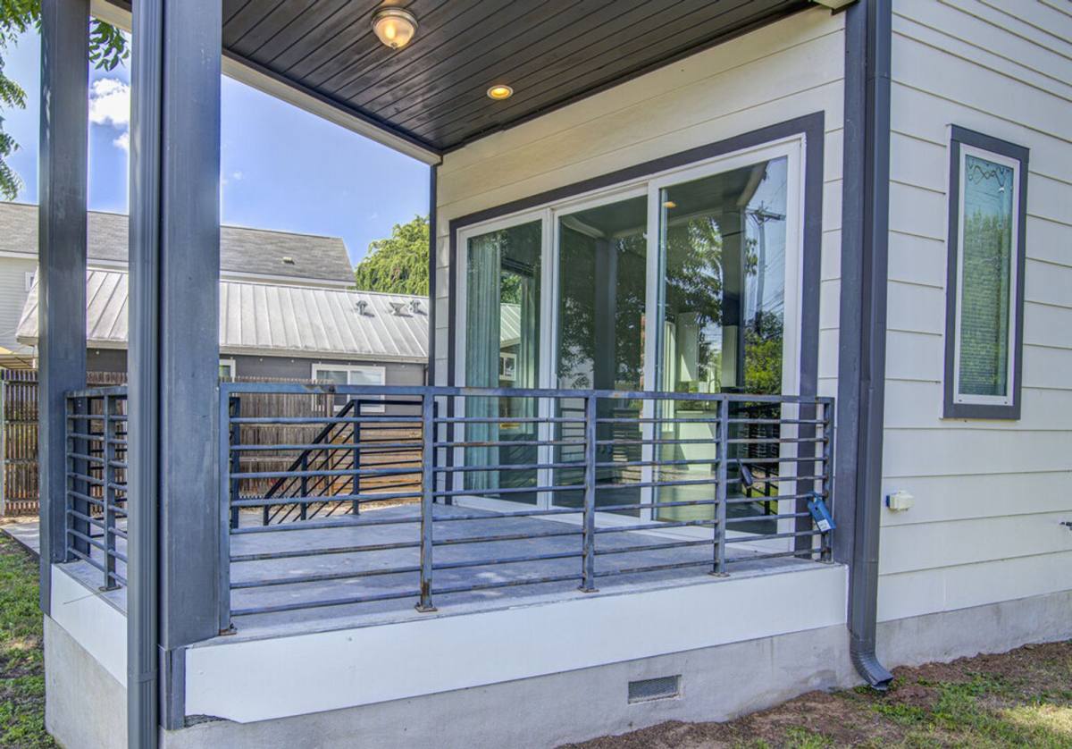 Apartment for rent at 2406 E 16th St, Austin, TX 78702