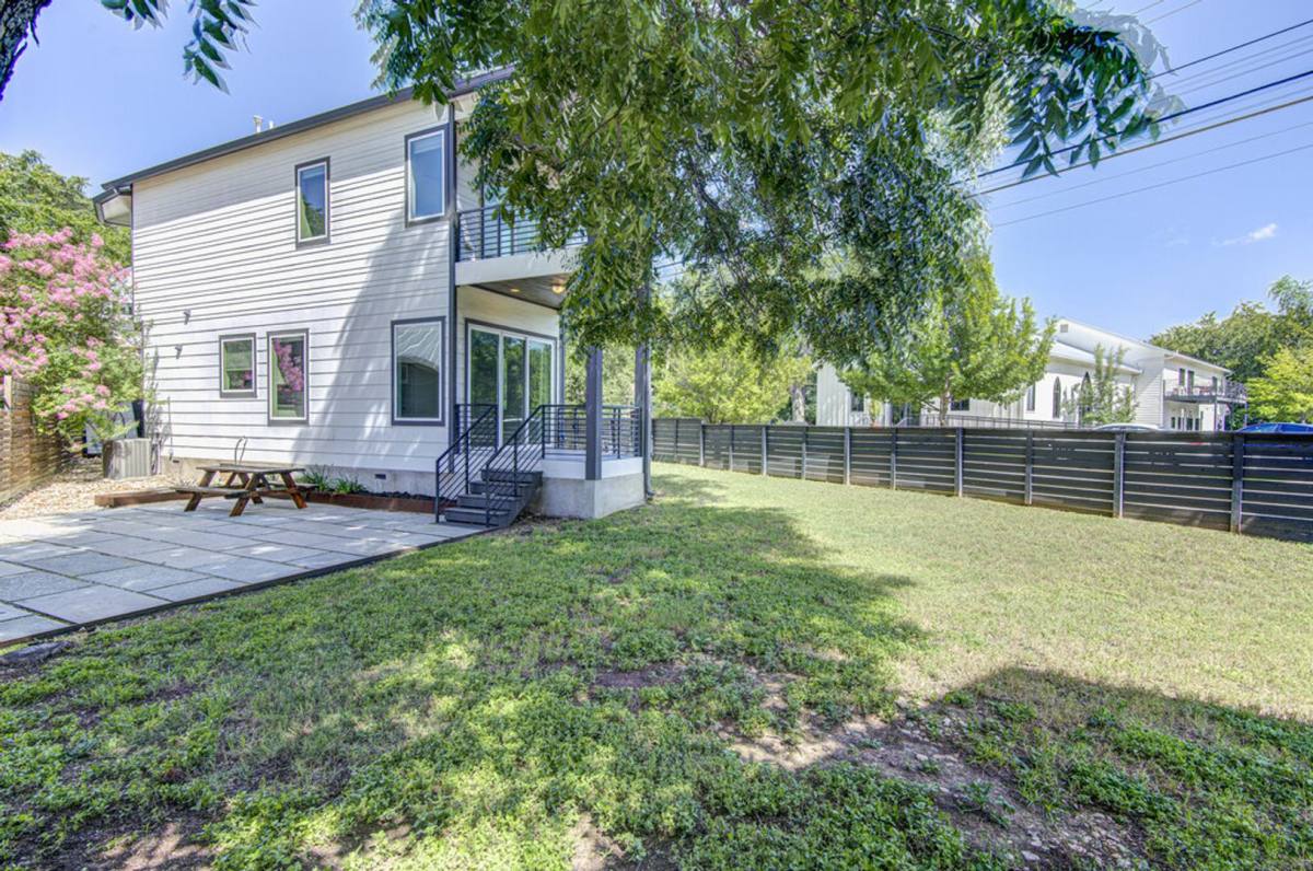 Apartment for rent at 2406 E 16th St, Austin, TX 78702