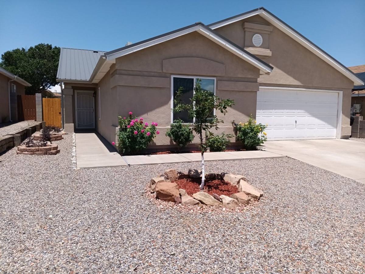 House for rent at 9031 San Nicholas Ave NW, Albuquerque, NM 87121