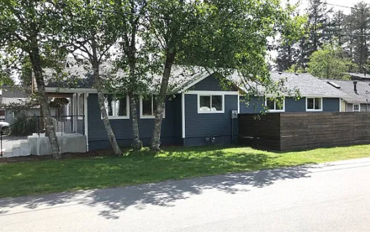 House for rent at 596 N Larch St, Cannon Beach, OR 97110