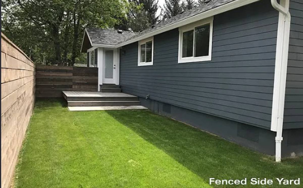 House for rent at 596 N Larch St, Cannon Beach, OR 97110