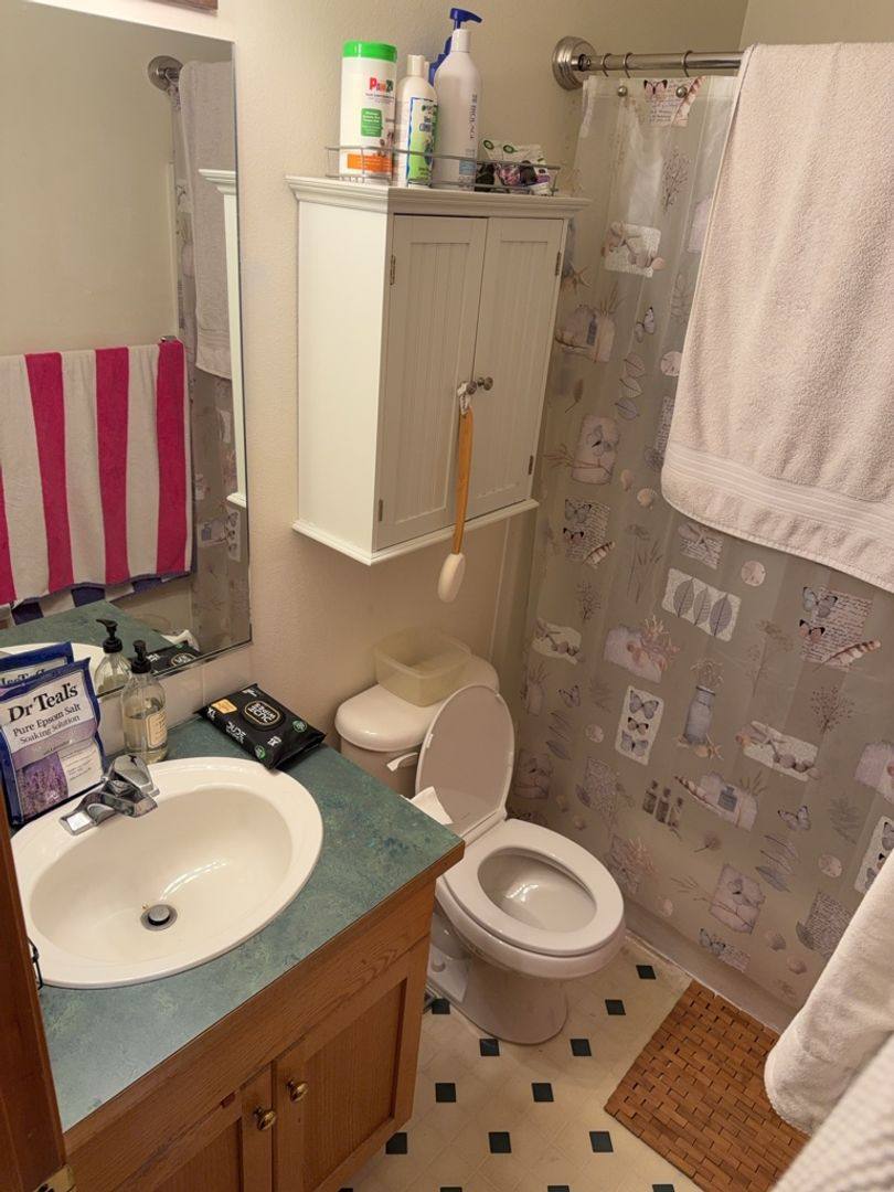 Townhouse for rent at 2816 2818 Moore St, Bellingham, WA 98226