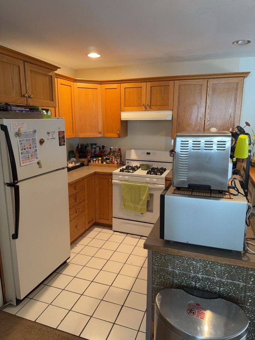 Townhouse for rent at 2816 2818 Moore St, Bellingham, WA 98226