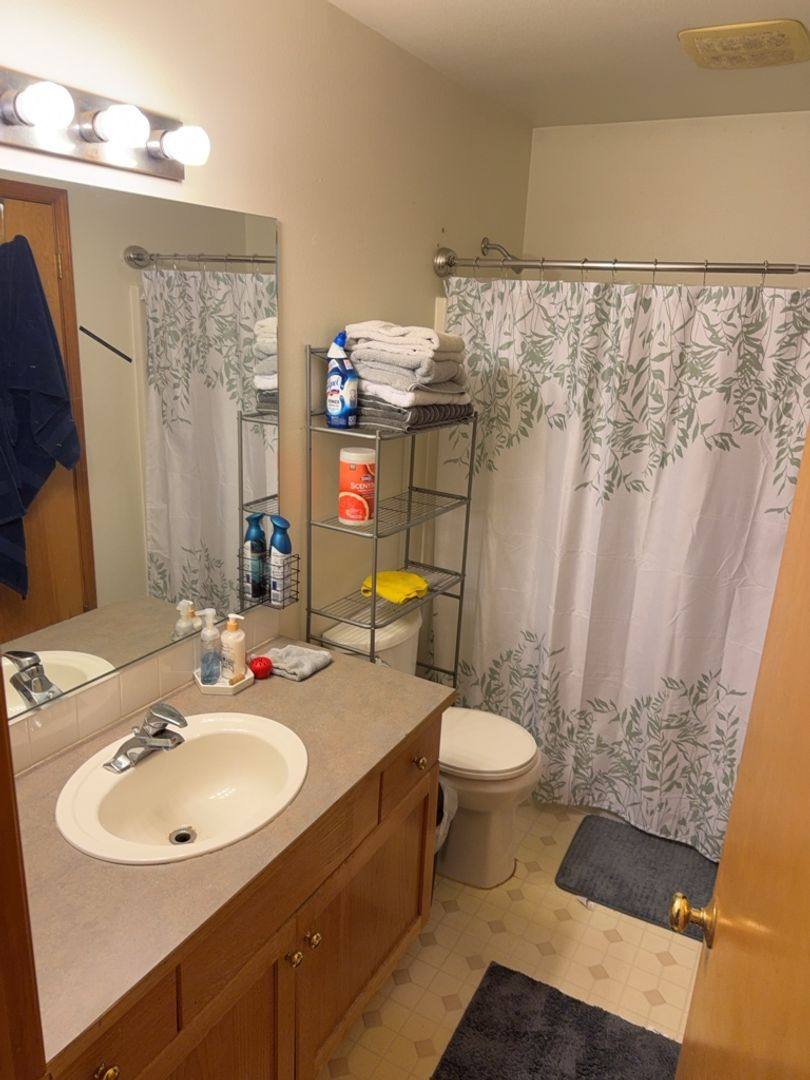 Townhouse for rent at 2816 2818 Moore St, Bellingham, WA 98226